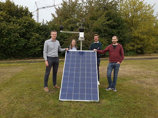 Les scientifiques impliqués dans le projet VLINDER (de gauche à droite) : Steven Caluwaerts (IRM, UGent), Sara Top (UGent), Thomas Vergauwen (IRM), Bart Mesuere (UGent)