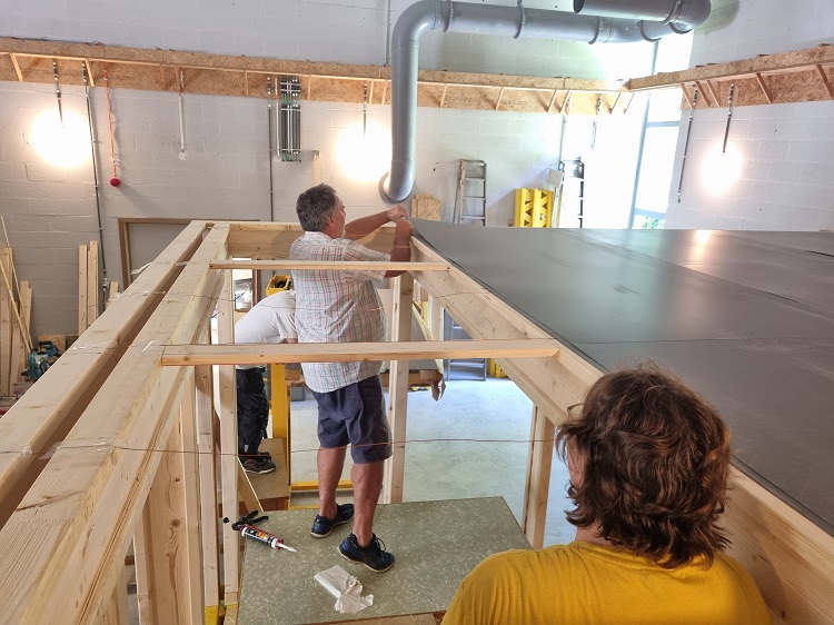 9b. Positioning plates of the ceiling’s outer shield.